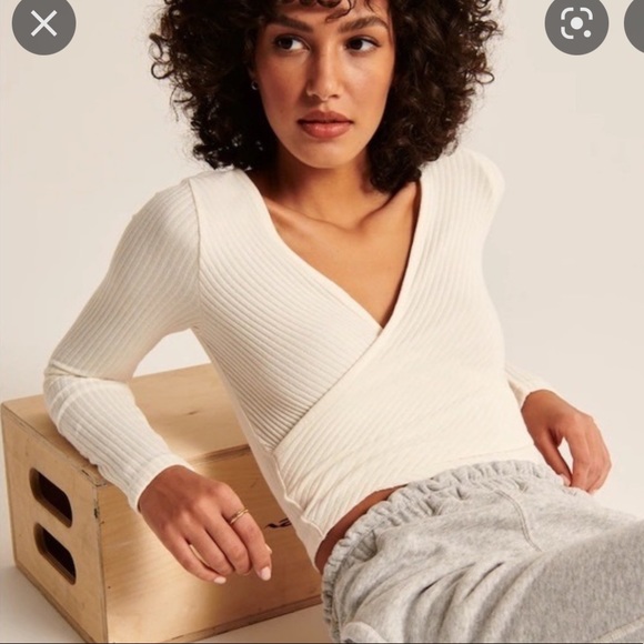 Abercrombie ribbed wrap crop top - Picture 4 of 4